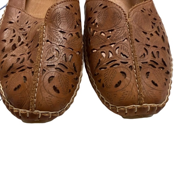 PIKOLINOS WOMEN JEREZ PERFORATED LOAFER Size 40 = Size 9.5-10 - Picture 3 of 9